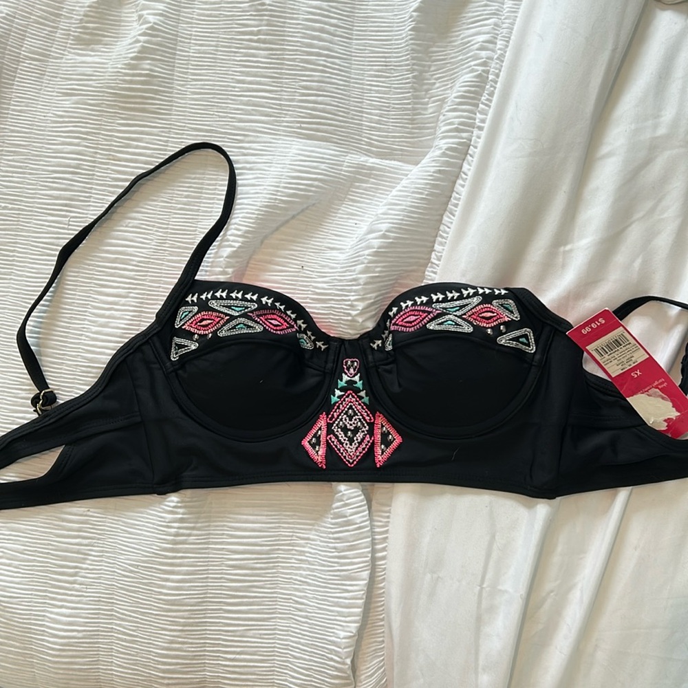 Black bikini bathing suit top NWT